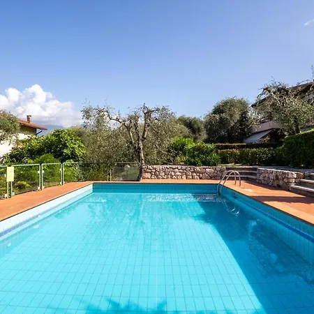 Апартаменты Albatros Бренцоне-суль-Гарда