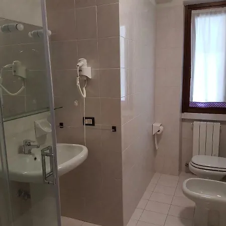 Albatros Бренцоне-суль-Гарда